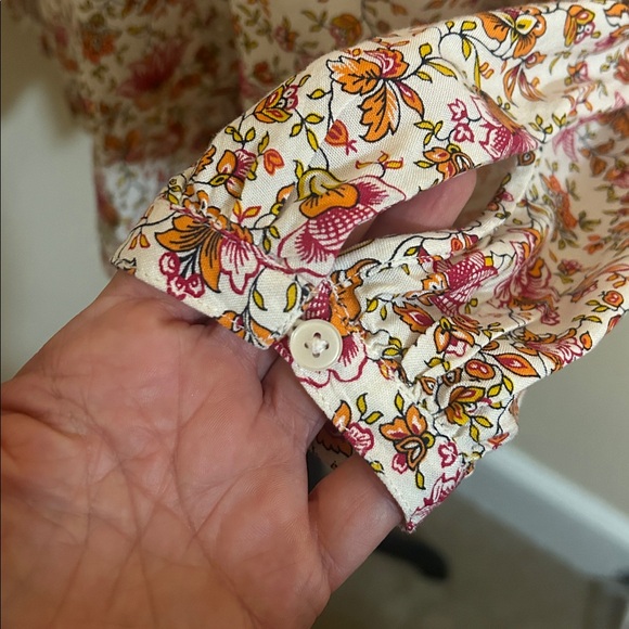 Old Navy Floral Boho Top. NWT. - Picture 6 of 14